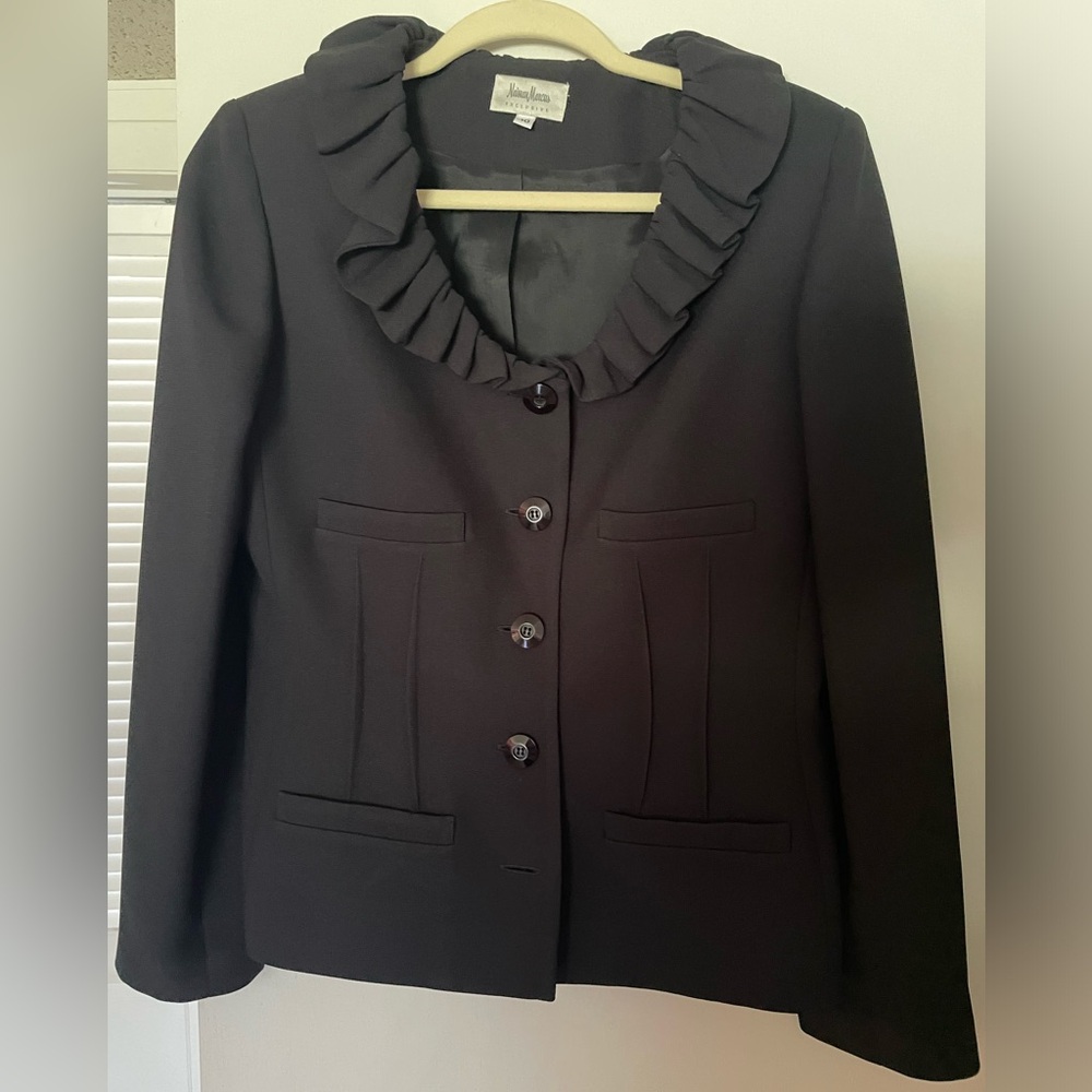Neiman Marcus Exclusive Black Women’s Pantsuit. Size 10.